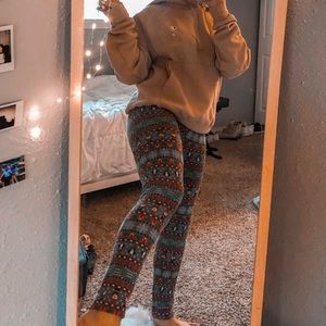 ✰super cute christmas leggings!! ✰